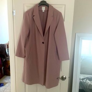 Blush pink oversized trench coat from H&M